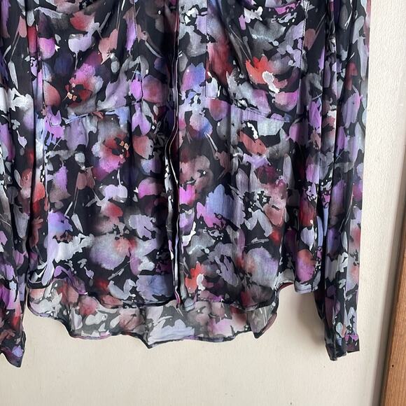 Bella Dahl Full Button Down Hipster Blouse in Evening Floral - Picture 5 of 16